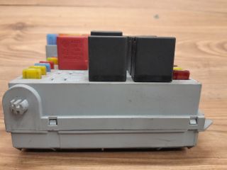 bontott ALFA ROMEO 159 Biztosítéktábla Motortér