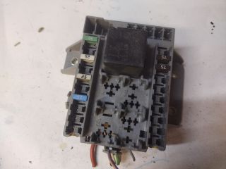 bontott ALFA ROMEO 159 Biztosítéktábla Motortér