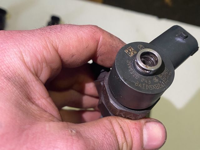 bontott ALFA ROMEO 159 Porlasztó Sor / Híd