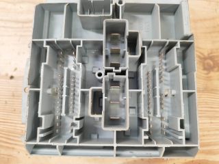 bontott ALFA ROMEO 159 Biztosítéktábla Motortér