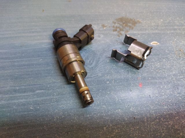 bontott ALFA ROMEO 159 Porlasztó (1 db)