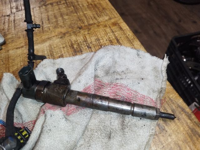 bontott ALFA ROMEO 159 Porlasztó (1 db)