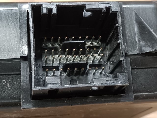 bontott ALFA ROMEO 159 Bal első Ajtó Vezérlőegység