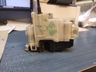 bontott ALFA ROMEO 159 Bal hátsó Ajtózár