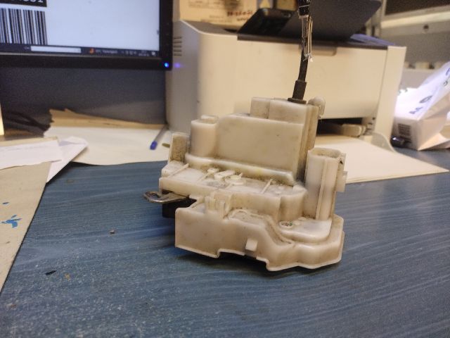 bontott ALFA ROMEO 159 Bal hátsó Ajtózár