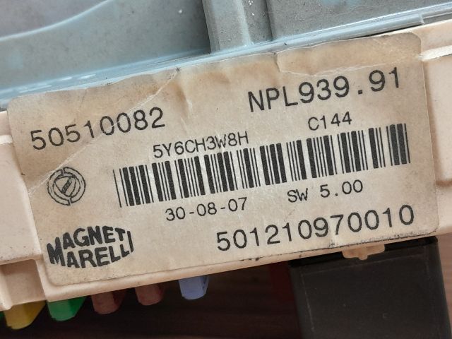 bontott ALFA ROMEO 159 Biztosítéktábla Utastér