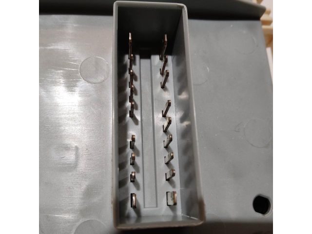 bontott ALFA ROMEO 159 Biztosítéktábla Utastér