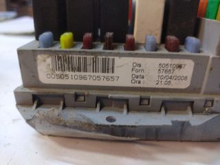 bontott ALFA ROMEO 159 Biztosítéktábla Utastér