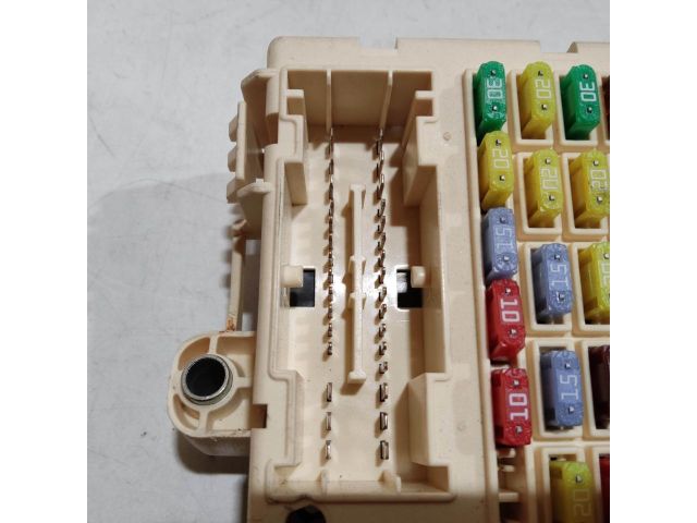 bontott ALFA ROMEO 159 Biztosítéktábla Utastér