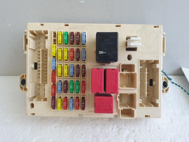bontott ALFA ROMEO 159 Biztosítéktábla Utastér