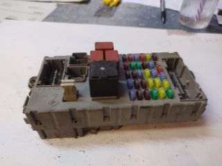 bontott ALFA ROMEO 159 Biztosítéktábla Utastér