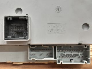 bontott ALFA ROMEO 159 Biztosítéktábla Utastér