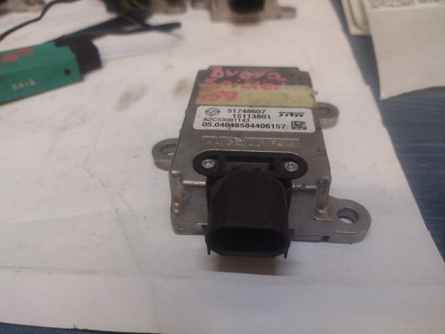 bontott ALFA ROMEO 159 Első Középső Ütközés Érzékelő (Homlokfalon)