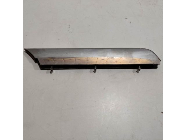 bontott ALFA ROMEO 159 Első Lökhárító Díszléc