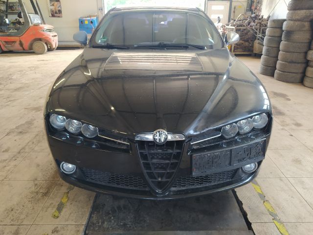 bontott ALFA ROMEO 159 Első Lökhárító Merevítő (Fém)