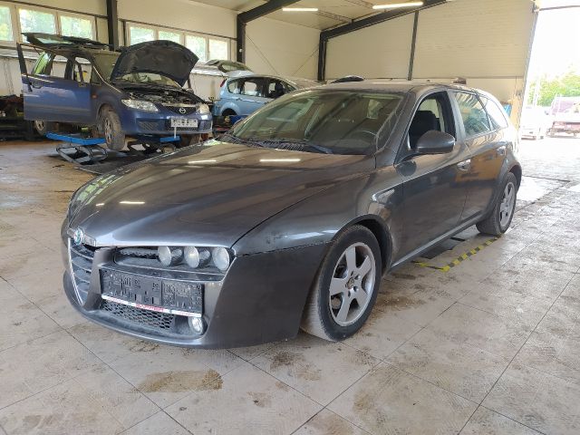 bontott ALFA ROMEO 159 Első Lökhárító Merevítő (Fém)