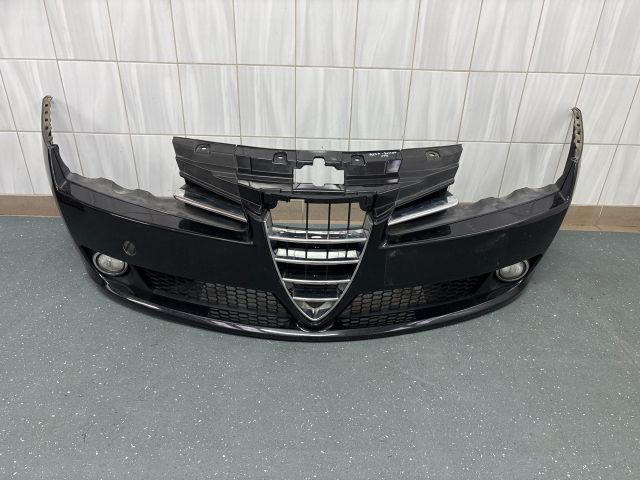 bontott ALFA ROMEO 159 Első Lökhárító (Részeivel)