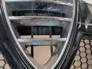 bontott ALFA ROMEO 159 Első Lökhárító (Részeivel)