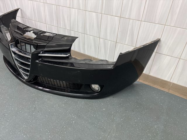 bontott ALFA ROMEO 159 Első Lökhárító (Részeivel)