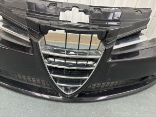 bontott ALFA ROMEO 159 Első Lökhárító (Részeivel)