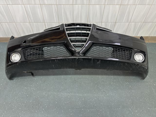 bontott ALFA ROMEO 159 Első Lökhárító (Részeivel)