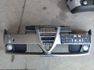 bontott ALFA ROMEO 159 Első Lökhárító (Részeivel)