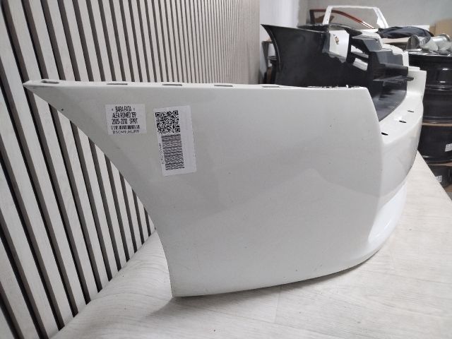 bontott ALFA ROMEO 159 Első Lökhárító (Üresen)