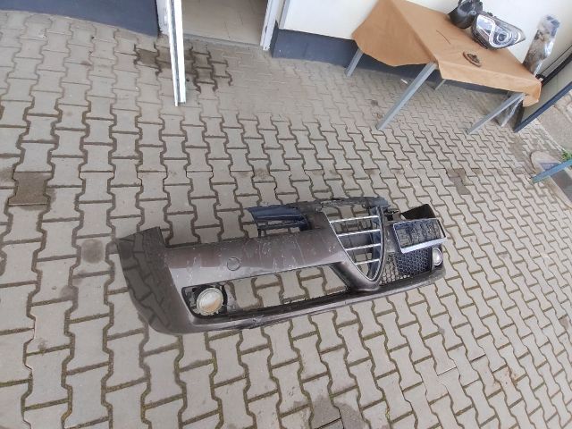 bontott ALFA ROMEO 159 Első Lökhárító (Üresen)