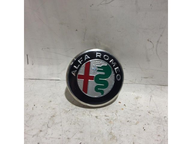 bontott ALFA ROMEO 159 Felniközép (1 db)