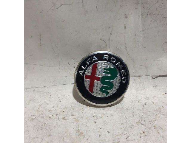 bontott ALFA ROMEO 159 Felniközép (1 db)