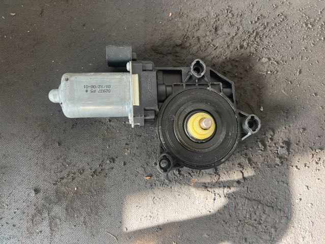 bontott ALFA ROMEO 159 Jobb első Ablakemelő Motor