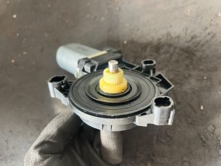 bontott ALFA ROMEO 159 Jobb első Ablakemelő Motor