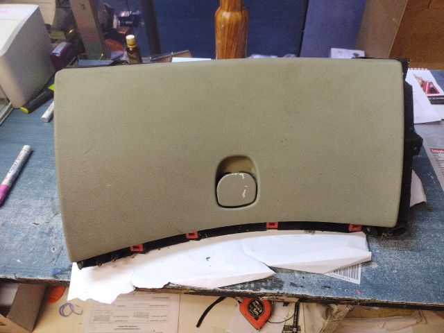 bontott ALFA ROMEO 159 Kesztyűtartó