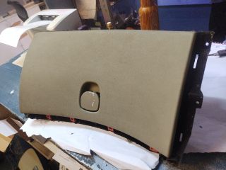 bontott ALFA ROMEO 159 Kesztyűtartó