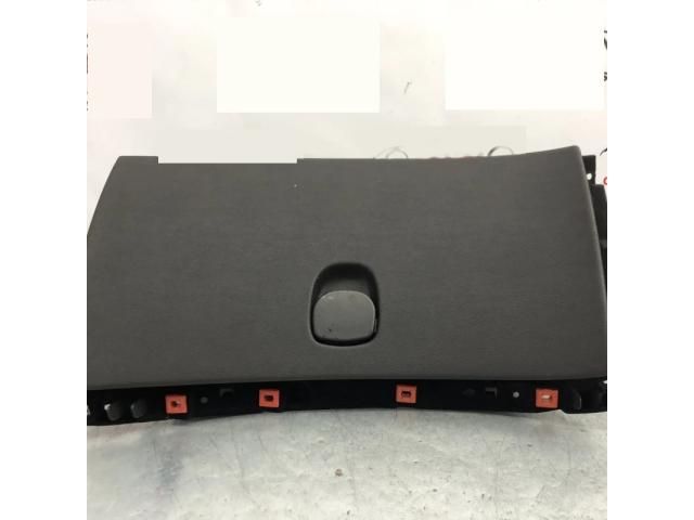 bontott ALFA ROMEO 159 Kesztyűtartó