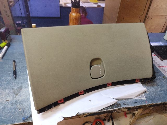 bontott ALFA ROMEO 159 Kesztyűtartó