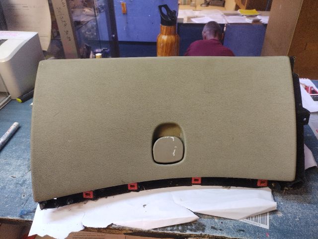 bontott ALFA ROMEO 159 Kesztyűtartó