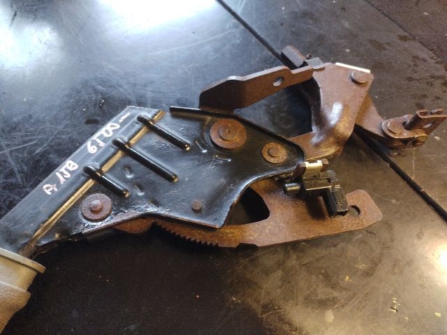 bontott ALFA ROMEO 159 Kézifék Kar