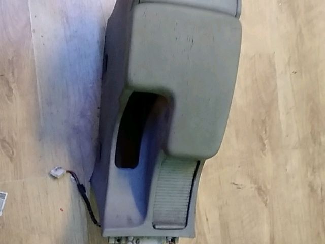 bontott ALFA ROMEO 159 Könyöklő