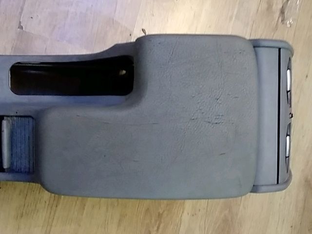 bontott ALFA ROMEO 159 Könyöklő