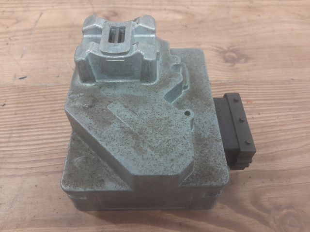 bontott ALFA ROMEO 159 Kormányzár (Elektromos)