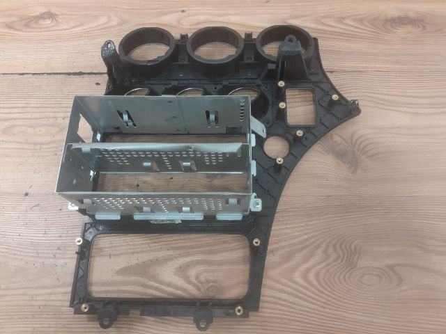 bontott ALFA ROMEO 159 Középkonzol Keret