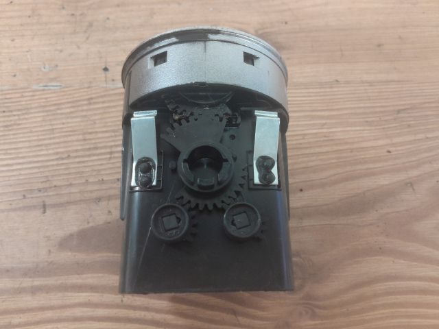 bontott ALFA ROMEO 159 Középső Jobb Szellőző