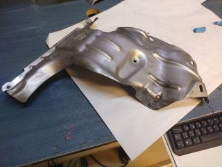 bontott ALFA ROMEO 159 Középső Kipufogó Dob Hővédő Lemez