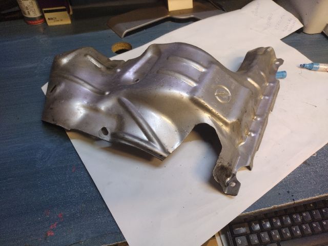 bontott ALFA ROMEO 159 Középső Kipufogó Dob Hővédő Lemez