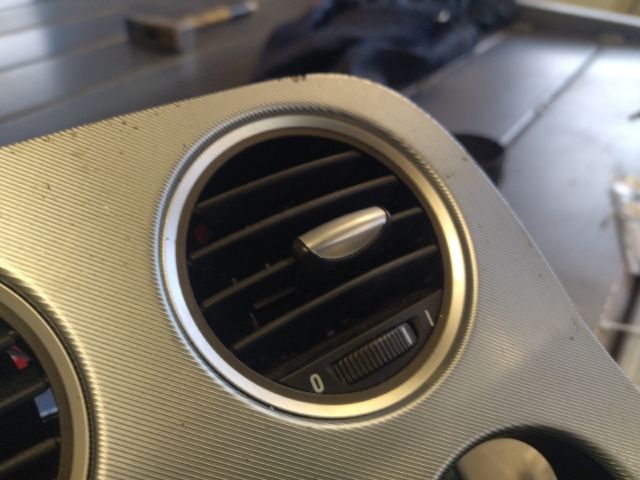 bontott ALFA ROMEO 159 Középső Szellőző