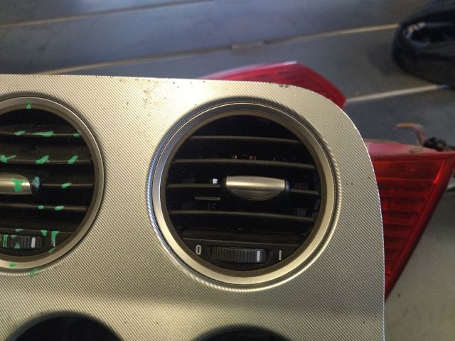 bontott ALFA ROMEO 159 Középső Szellőző