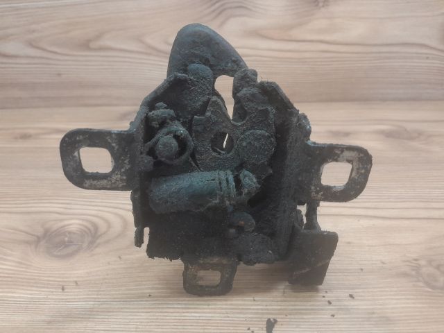 bontott ALFA ROMEO 159 Motorháztető Zárszerkezet