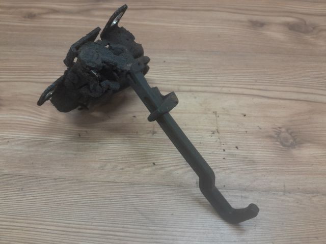 bontott ALFA ROMEO 159 Motorháztető Zárszerkezet