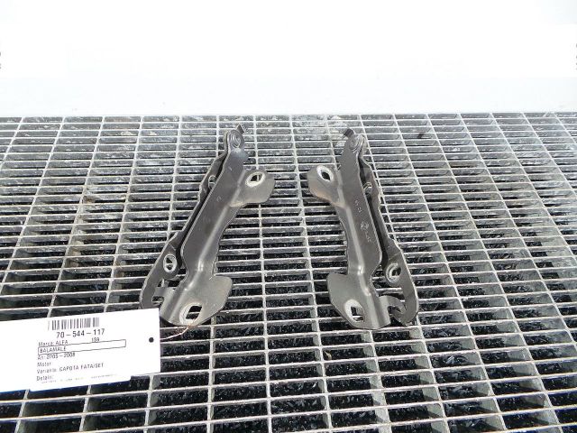 bontott ALFA ROMEO 159 Motorháztető Zsanér Pár